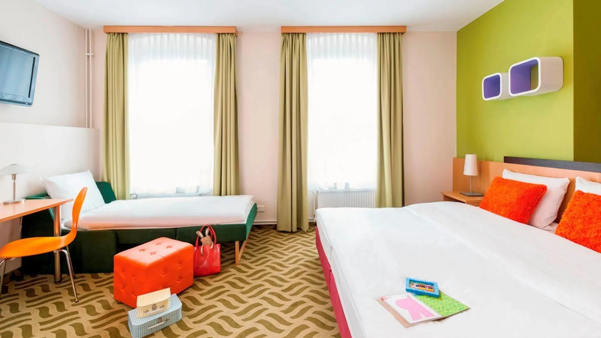 Ibis Styles Berlin City Ost 3*,